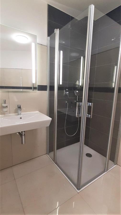 מאלצ'ו Hotel & Restaurant Lenzer Krug מראה חיצוני תמונה